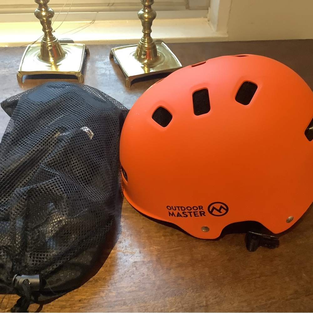 Outdoor Master Skateboard Helmet Orange and New kneepad set